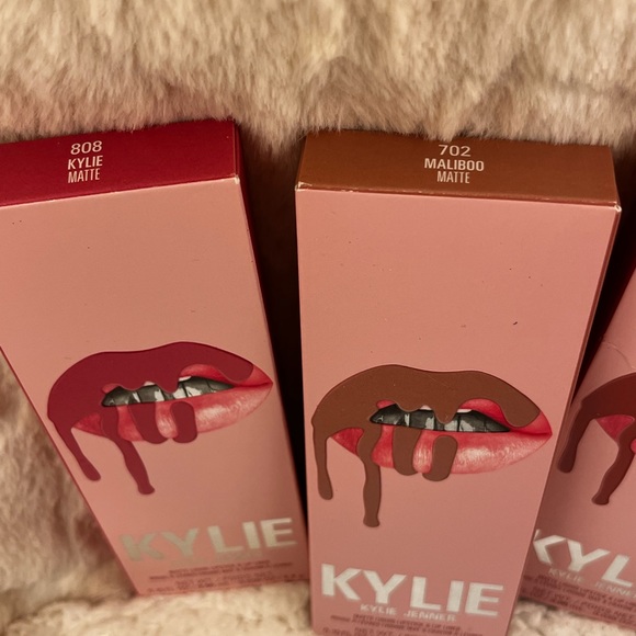 Kylie Cosmetics LOT OF 13 NWT lip kits/lip kits/gloss/etc - Picture 8 of 16